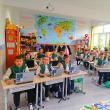 20 de laptopuri oferite gratuit elevilor din clasa a II-a de la Școala Gimnazială „Bogdan ...