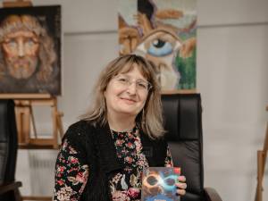 Poeta Marinela T. Dinulescu a câștigat Premiul Opera Prima