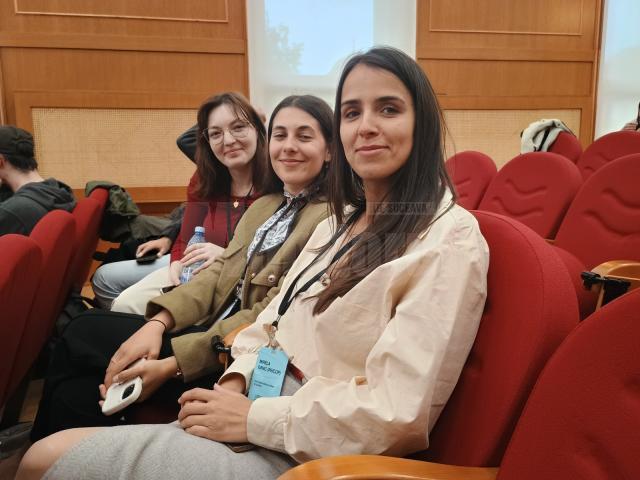 Studentele Facultății de Litere și Științe ale Comunicării premiate la colocviul de la Sibiu