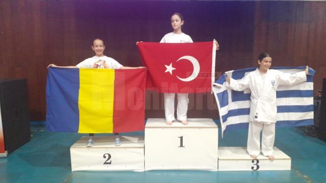 Argint și bronz la Campionatul European de Karate Shotokan WSF, obținute de o elevă a Colegiului ”Spiru Haret”