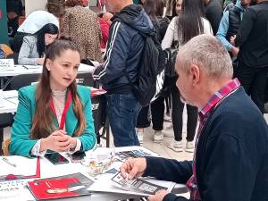 Bursa generală a locurilor de muncă, vineri, în patru localități din județ