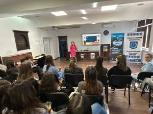 Activitate de informare, la Colegiul Mihai Eminescu