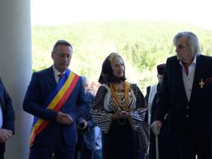 Marii artiști Florin Piersic și Sofia Vicoveanca au fost onorați cu titlul de „Cetățean de Onoare” al comunei Putna