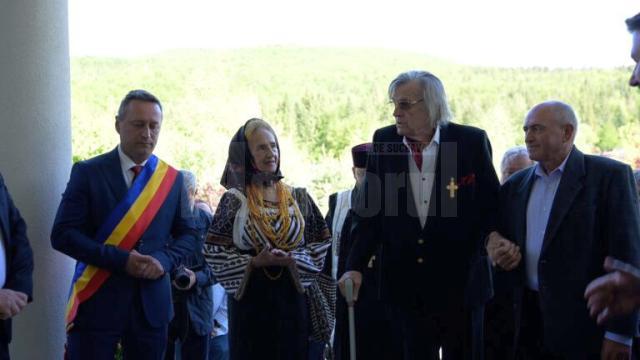 Marii artiști Florin Piersic și Sofia Vicoveanca au fost onorați cu titlul de „Cetățean de Onoare” al comunei Putna