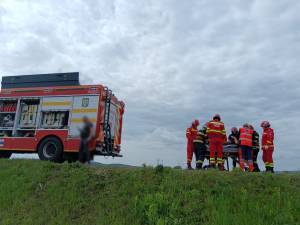 Bărbat încarcerat după ce mașina cu care circula s-a răsturnat
