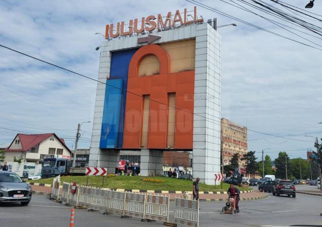 Traficul rutier, blocat pe Calea Unirii, după depistarea unei scurgeri majore de gaz în sensul giratoriu de la Bazar