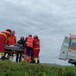 Un șofer în vârstă de 76 de ani s-a răsturnat cu mașina pe un câmp