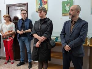 Grațiela Țurțu a expus 39 de tablouri la Galeria Bibliotecii Bucovinei, oferind publicului „o contabilitate a emoțiilor”