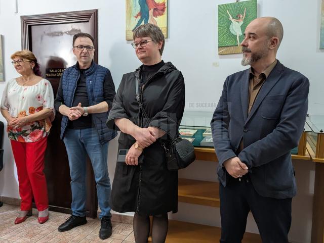 Grațiela Țurțu a expus 39 de tablouri la Galeria Bibliotecii Bucovinei, oferind publicului „o contabilitate a emoțiilor”