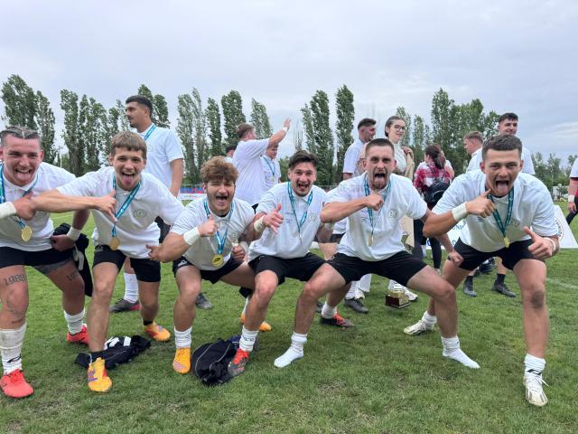 Campionii