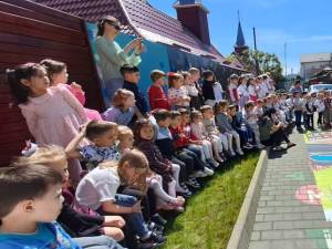 Peste 1.500 de elevi și profesori au aflat că ”tăcerea e tot violență”