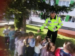 Peste 1.500 de elevi și profesori au aflat că ”tăcerea e tot violență”