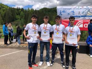 Echipa de băieți a CSM Dorna, care a cucerit titlul la tineret