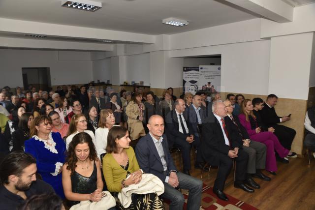 Profesorul Mihai Vitcu este sărbătorit cu respect și recunoștință de comunitatea din Fălticeni