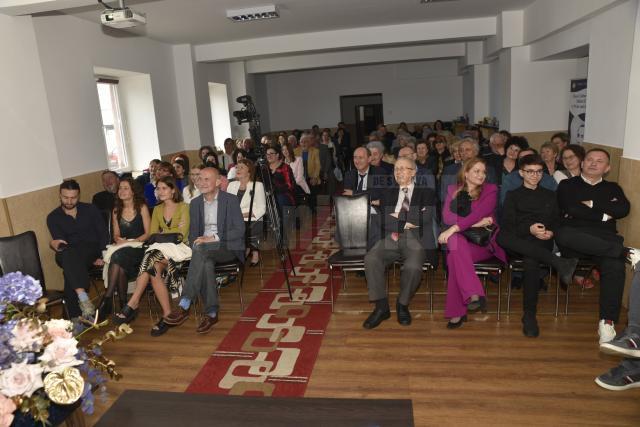 Profesorul Mihai Vitcu este sărbătorit cu respect și recunoștință de comunitatea din Fălticeni