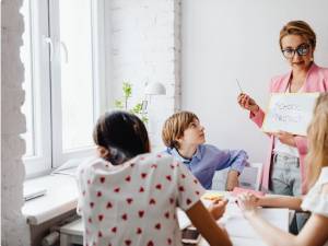 Aproape 1.500 de candidați vor o carieră la catedră