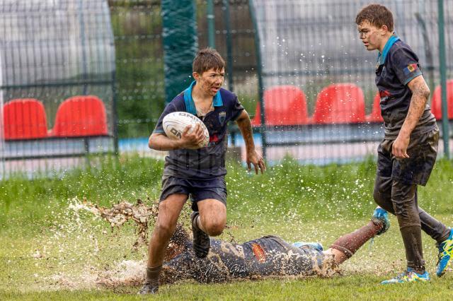 Copii de la zece cluburi din țară și din Republica Moldova au jucat rugby la Gura Humorului