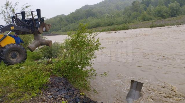 Actiuni de igienizare pe drumurile nationale și în zona podurilor pentru a preveni inundațiile