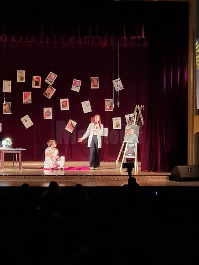 Povestea comunismului, pusă în scenă de elevi de la ”Hurmuzachi” Rădăuți