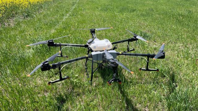 Dronă agricolă