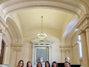 Studente participante la colocviul din București, cu propuneri de lucrări foarte apreciate de juriul competiției