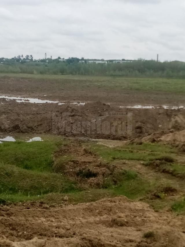 Balastieră ilegală, descoperită în apropierea râului Suceava