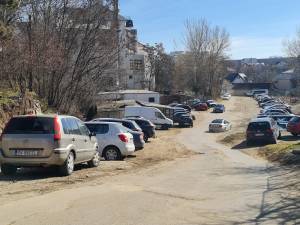 Lucrările de reabilitare a străzii Ștefan Tomșa, care a fost eliberată de garaje, prevăd și amenajarea a 24 de locuri de parcare