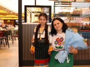 Preșcolar Beștiuc Amalia Andreea și doamna Popa Elena, profesor învățământ preșcolar