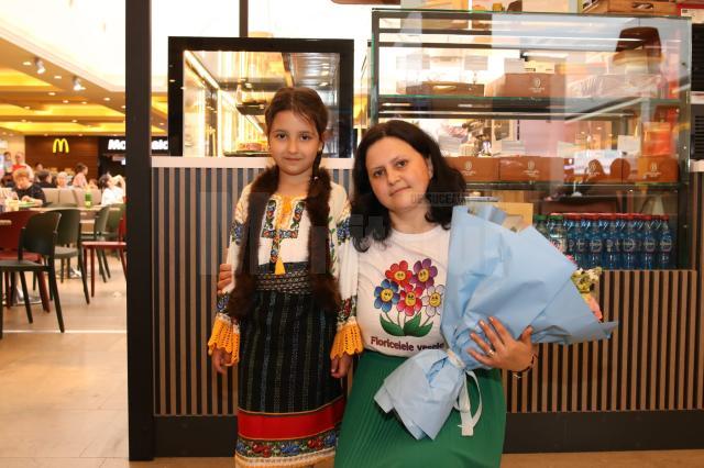 Preșcolar Beștiuc Amalia Andreea și doamna Popa Elena, profesor învățământ preșcolar