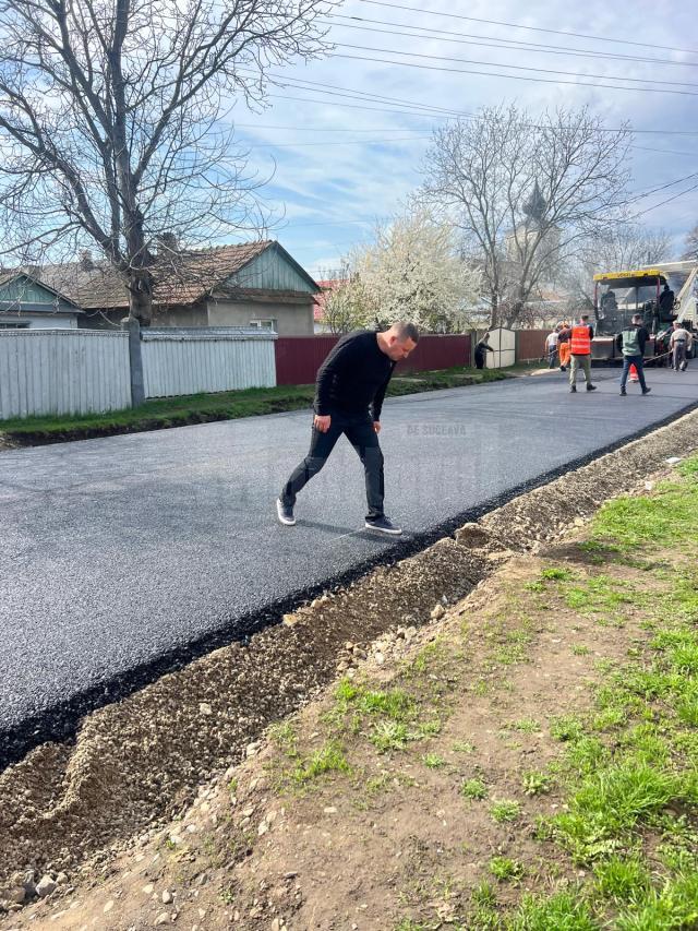 Se execută lucrări de asfaltarea a 7,7 kilometri de drumuri în satele Stamate, Fântânele, Bănești și Cotu Dobei