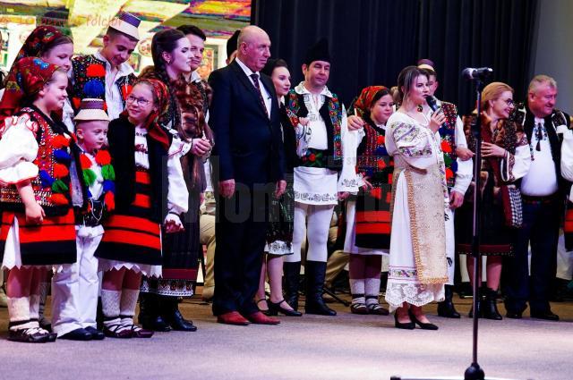 Centrul Cultural „Sofia Vicoveanca” a găzduit ultimul spectacol aniversar al Caravanei „10 pentru folclor”