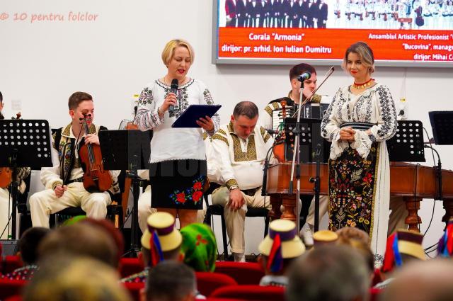 Mihaela Zâna Bârsan și viceprimarul Adina Rotaru de la Dumbrăveni