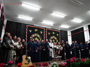 Mihaela Zâna Bârsan și primarul Violeta Zenovia Țăran