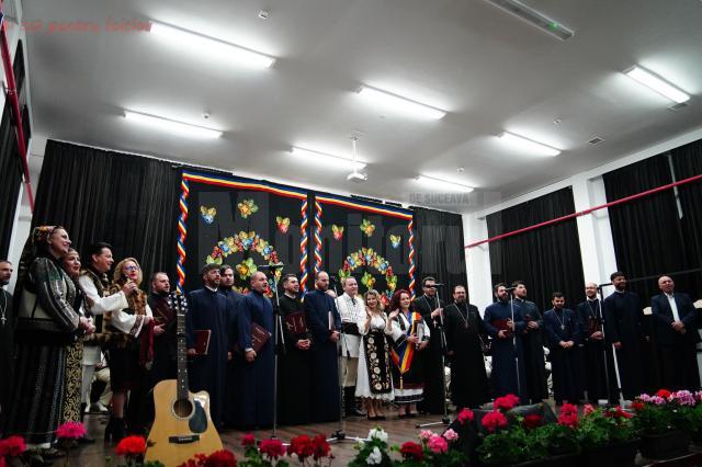 Mihaela Zâna Bârsan și primarul Violeta Zenovia Țăran