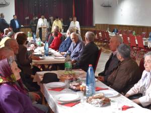 Primarul Tomiță Onisii a premiar 15 cupluri ”de aur” care au împlinit 50 de ani de căsătorie