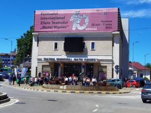 Zece ani de teatru la Suceava – a început Festivalul Internațional „Zilele Teatrului Matei Vișniec”