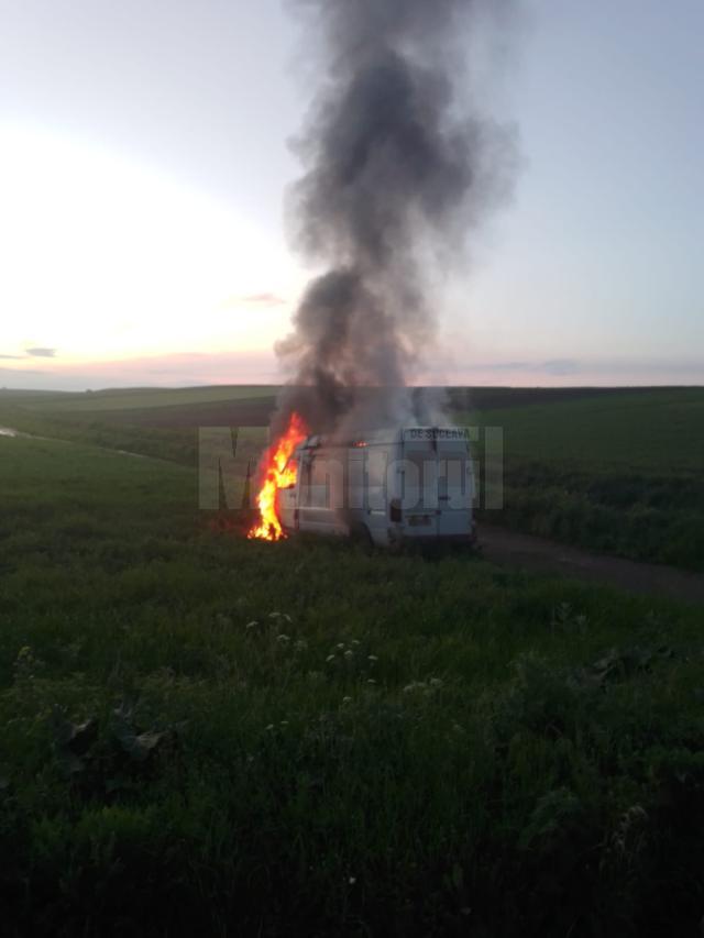 Microbuzul incendiat