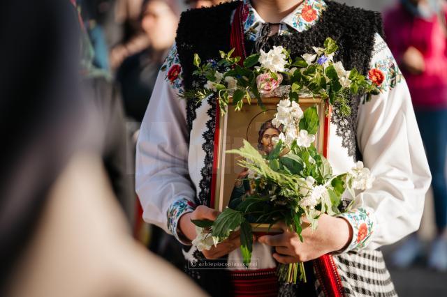 A început sărbătoarea închinată Marelui Mucenic Ioan cel Nou, neobositul veghetor spiritual al Bucovinei