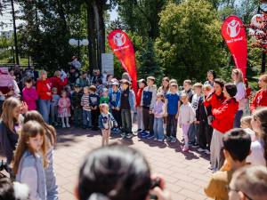 Eveniment festiv dedicat copiilor, în Parcul Tătărași, organizat de Salvați Copiii