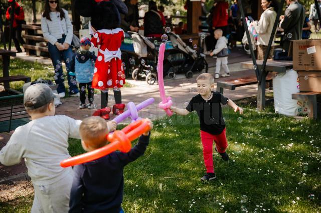 Eveniment festiv dedicat copiilor, în Parcul Tătărași, organizat de Salvați Copiii