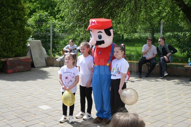 Peste 600 de copii din comunitatea poloneză din Bucovina, sărbătoriți în cadru festiv