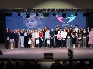 Fundația „Ana – Inimă de copil” a premiat olimpicii la Vicovu de Jos