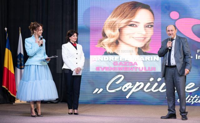 Fundația „Ana – Inimă de copil” a premiat olimpicii la Vicovu de Jos