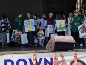 Peste 300 de persoane, dintre care 30 de copii cu sindrom Down, însoțiți de părinți și voluntari, au participat la un eveniment al incluziunii, artei și bucuriei