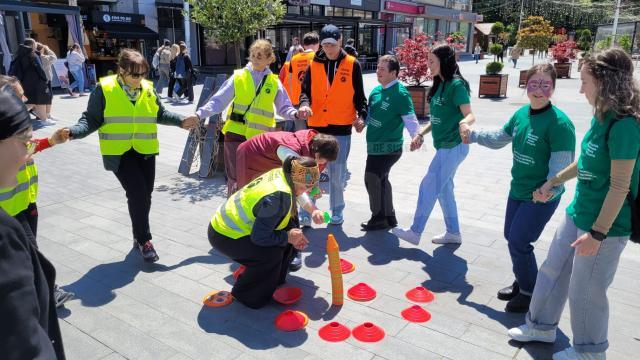 Peste 300 de persoane, dintre care 30 de copii cu sindrom Down, însoțiți de părinți și voluntari, au participat la un eveniment al incluziunii, artei și bucuriei