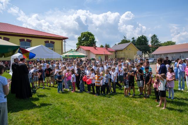 Jocuri, activități și surprize pentru copiii din Siminicea, de 1 Iunie