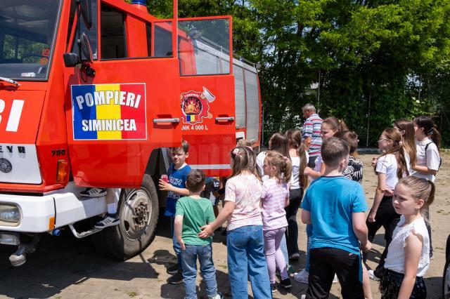 Jocuri, activități și surprize pentru copiii din Siminicea, de 1 Iunie