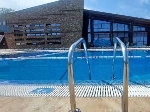 Baza de agrement Nada Florilor din Fălticeni are trei piscine descoperite