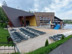 Baza de agrement Nada Florilor din Fălticeni are trei piscine descoperite
