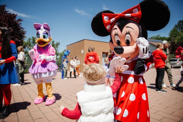 Eveniment festiv dedicat copiilor, în Parcul Tătărași, organizat de Salvați Copiii